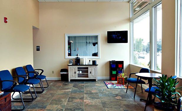 gil-garage-waiting-room